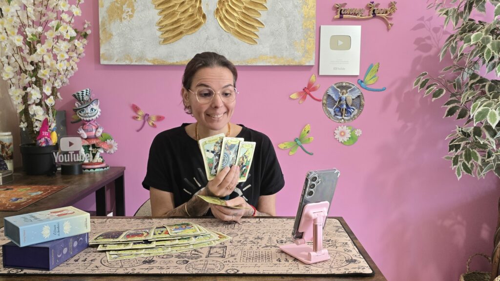 fanny-feerie-voyance-cartomancie-numérologie-astrologie-esoterisme-horoscope-amulette-oracle-guidance-prediction